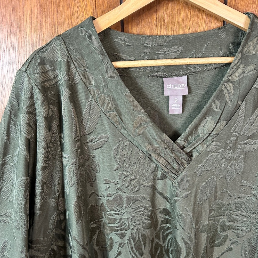 Chicos Womens Top Green Floral Jacquard V Neck Long Sleeve Size 2 Burnout Floral - Picture 3 of 8